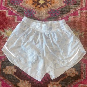 Lululemon Hotty Hot Shorts Size 4 Tall
